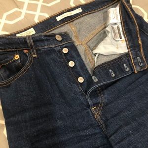 Levi's Dark Blue Ankle Cropped Women's Jeans W28 L27